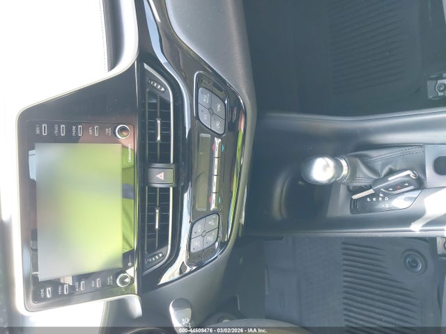 JTNKHMBX0M1119553 Toyota C-HR LE