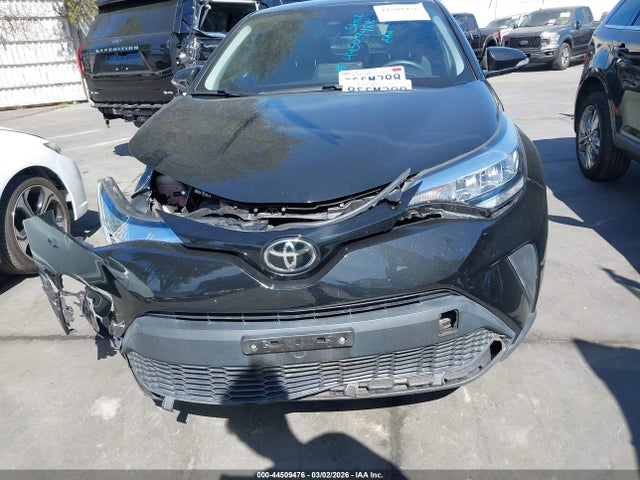 JTNKHMBX0M1119553 Toyota C-HR LE