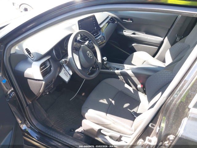 JTNKHMBX0M1119553 Toyota C-HR LE