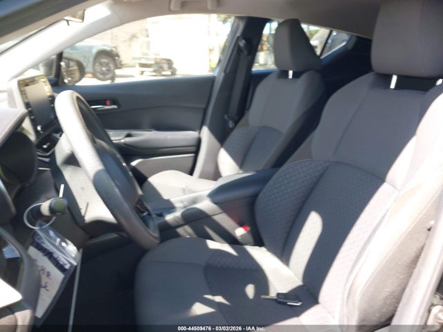 JTNKHMBX0M1119553 Toyota C-HR LE