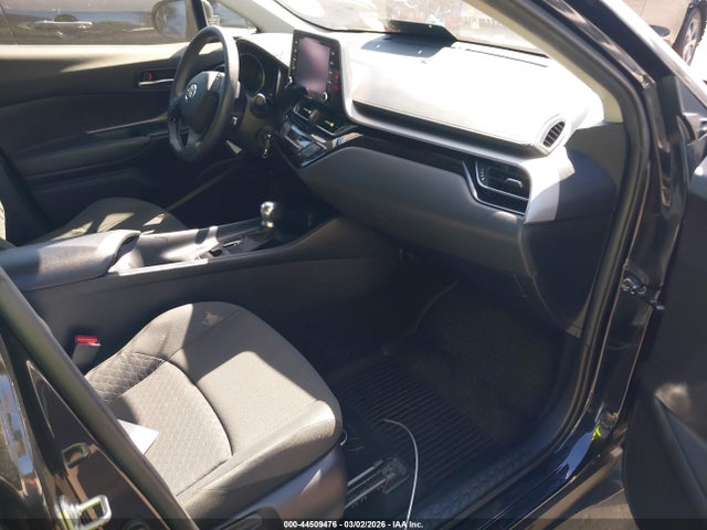 JTNKHMBX0M1119553 Toyota C-HR LE