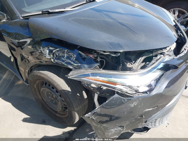 JTNKHMBX0M1119553 Toyota C-HR LE