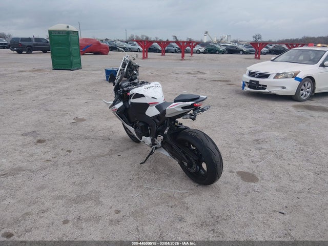 Honda CBR1000 RR 2026 JH2SC7715TK900111 Image 3