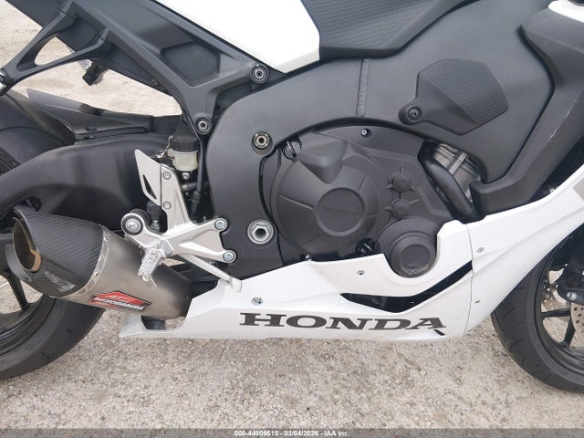 Honda CBR1000 RR 2026 JH2SC7715TK900111 Image 8