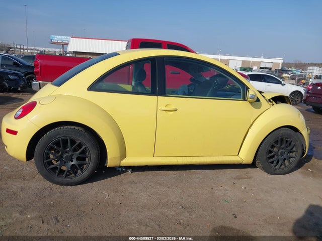 2010 Volkswagen New Beetle 2.5l Final Edition მანქანა იყიდება აუქციონზე, vin: 3VWPW3AG7AM016492, აუქციონის ნომერი: 44509527
