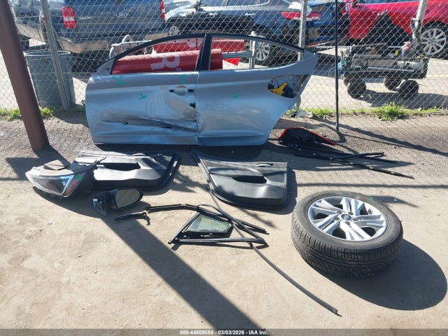 5NPD84LF5LH600327 Hyundai ELANTRA SEL