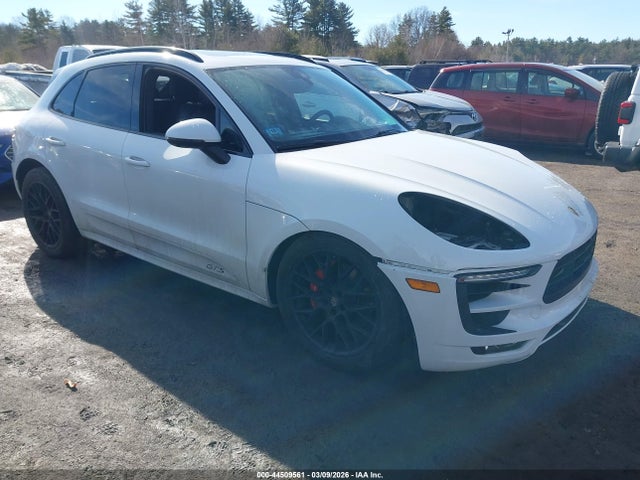 2017 PORSCHE MACAN WP1AG2A58HLB53658