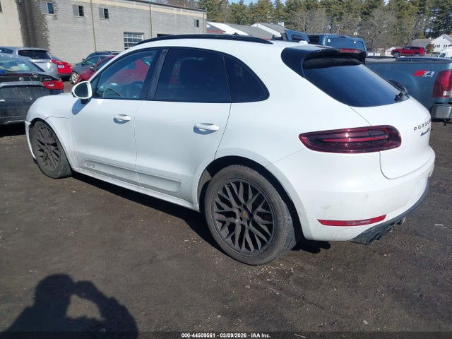2017 PORSCHE MACAN WP1AG2A58HLB53658 Photo 2