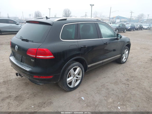2014 VOLKSWAGEN TOUAREG WVGEP9BP4ED006265 Photo 3