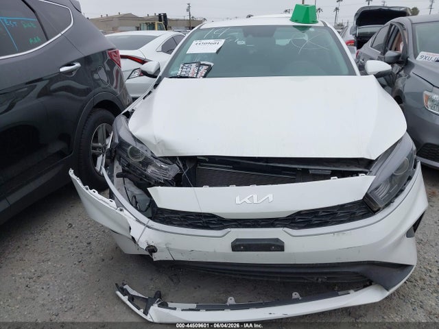 3KPF24AD5PE609857 KIA Forte Lxs
