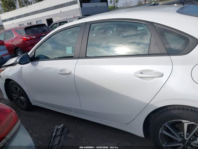 3KPF24AD5PE609857 KIA Forte Lxs
