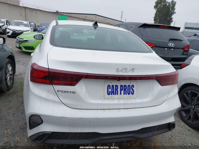 3KPF24AD5PE609857 KIA Forte Lxs