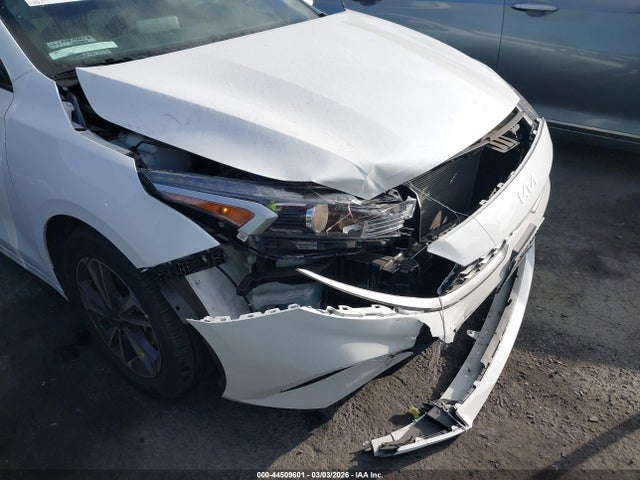 3KPF24AD5PE609857 KIA Forte Lxs