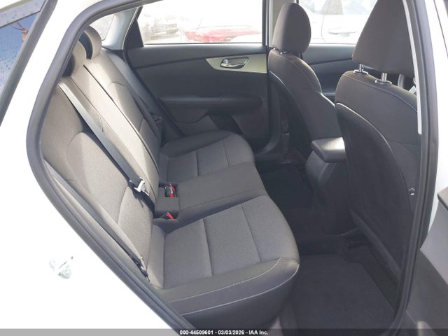 3KPF24AD5PE609857 KIA Forte Lxs