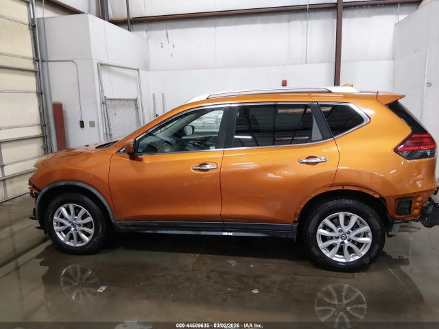 44509635 :رقم المزاد ، JN8AT2MVXHW274803 vin ، 2017 Nissan Rogue Sv مزاد بيع