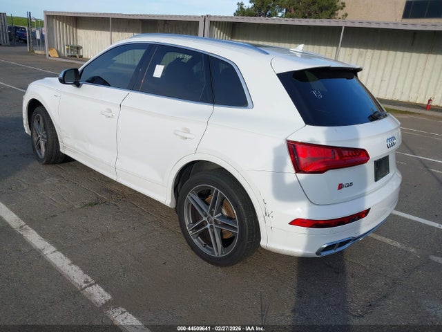 2018 AUDI SQ5 WA1A4AFY6J2009569 Photo 2