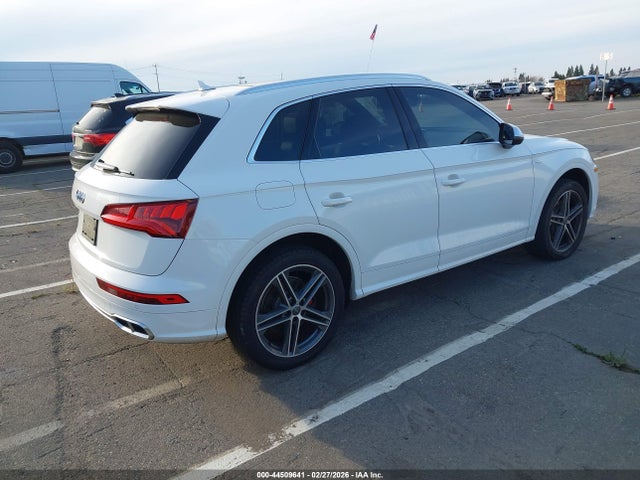 2018 AUDI SQ5 WA1A4AFY6J2009569 Photo 3