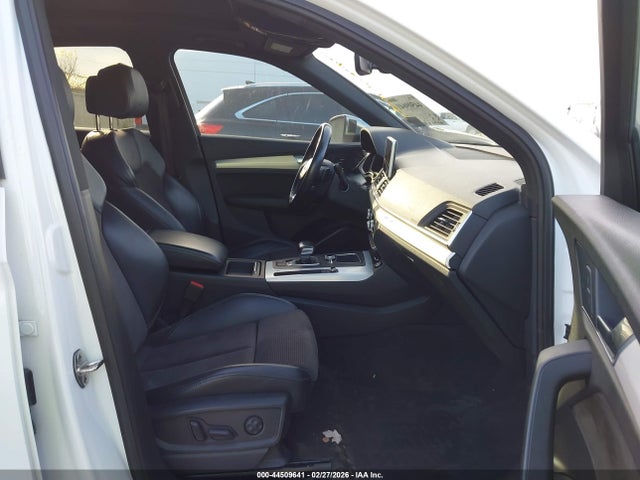 2018 AUDI SQ5 WA1A4AFY6J2009569 Photo 4