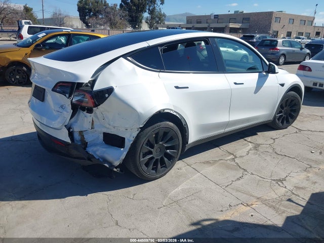 Продажа на аукционе авто 2023 Tesla Model Y Awd/long Range Dual Motor All-wheel Drive, vin: 7SAYGAEE7PF626832, номер лота: 44509750