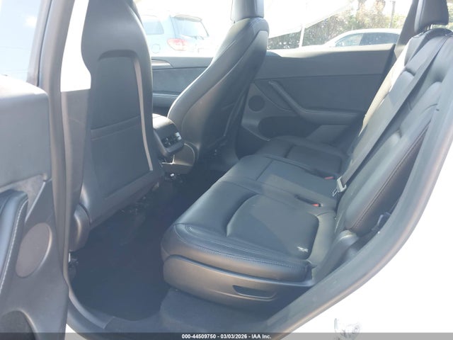 Продажа на аукционе авто 2023 Tesla Model Y Awd/long Range Dual Motor All-wheel Drive, vin: 7SAYGAEE7PF626832, номер лота: 44509750