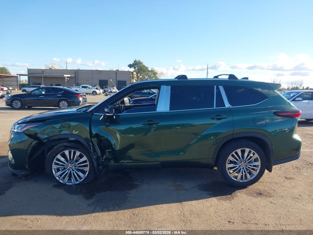 Toyota Highlander Hybrid Platinum 2024 5TDEBRCH4RS609110 Image 14