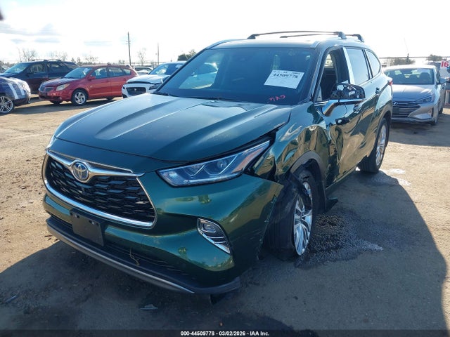 Toyota Highlander Hybrid Platinum 2024 5TDEBRCH4RS609110 Image 2