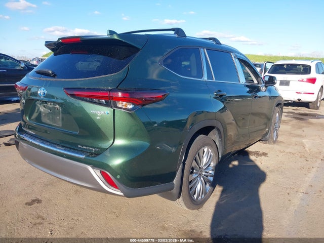Toyota Highlander Hybrid Platinum 2024 5TDEBRCH4RS609110 Image 4