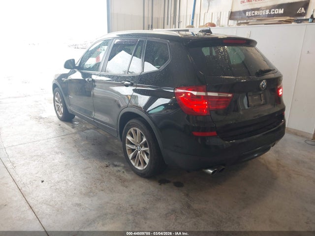 2015 BMW X3 5UXWX9C50F0D57657 Photo 2
