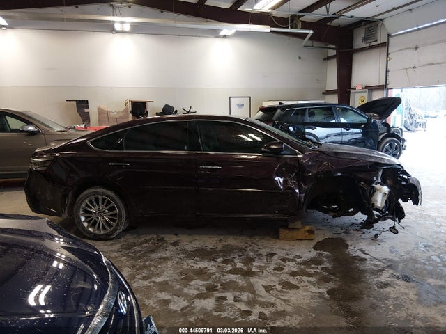 44509791 :رقم المزاد ، 4T1BD1EB0JU061755 vin ، 2018 Toyota Avalon Hybrid Limited مزاد بيع