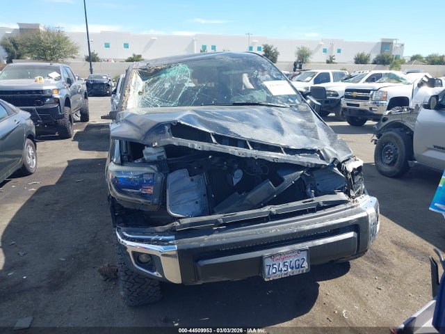 5TFEM5F12HX117296 Toyota Tundra Sr5 4.6l V8