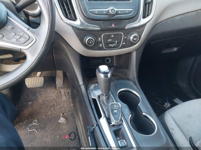 2GNAXKEV1K6267987 Chevrolet EQUINOX LT