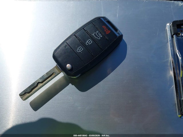 5XYPG4A57GG078887 KIA Sorento 3.3l Lx