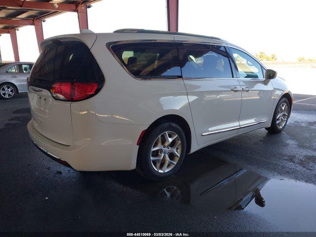 Продаж на аукціоні авто 2020 Chrysler Pacifica Touring L, vin: 2C4RC1BGXLR116072, номер лоту: 44510069