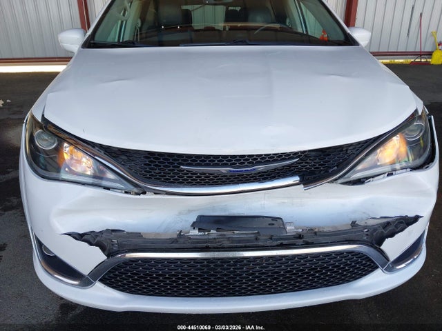 Продаж на аукціоні авто 2020 Chrysler Pacifica Touring L, vin: 2C4RC1BGXLR116072, номер лоту: 44510069