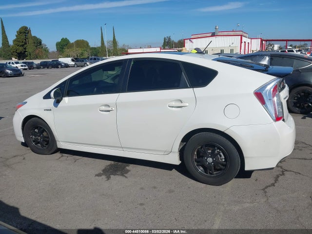 Toyota Prius Three 2015 JTDKN3DU5F1916717 Image 14