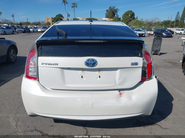 Toyota Prius Three 2015 JTDKN3DU5F1916717 Image 16