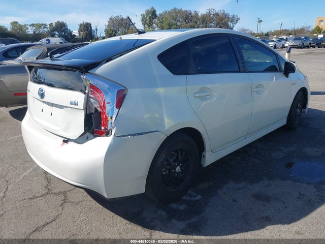 Toyota Prius Three 2015 JTDKN3DU5F1916717 Image 4