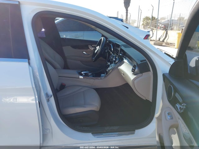44510094 :رقم المزاد ، 55SWF4JBXFU050686 vin ، 2015 Mercedes-benz C 300 مزاد بيع