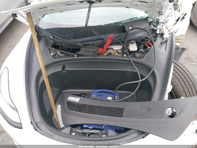 44510097 :رقم المزاد ، 5YJ3E1EAXJF062420 vin ، 2018 Tesla Model 3 Long Range/mid Range مزاد بيع