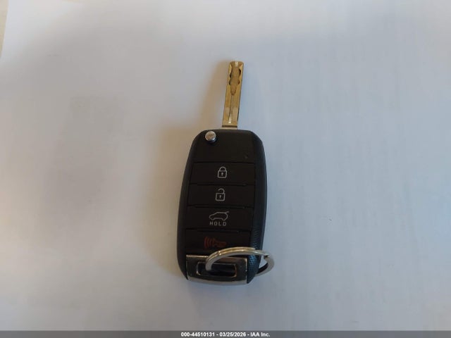 5XYKTDA63FG563945 KIA SORENTO LX