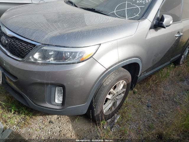 5XYKTDA63FG563945 KIA SORENTO LX