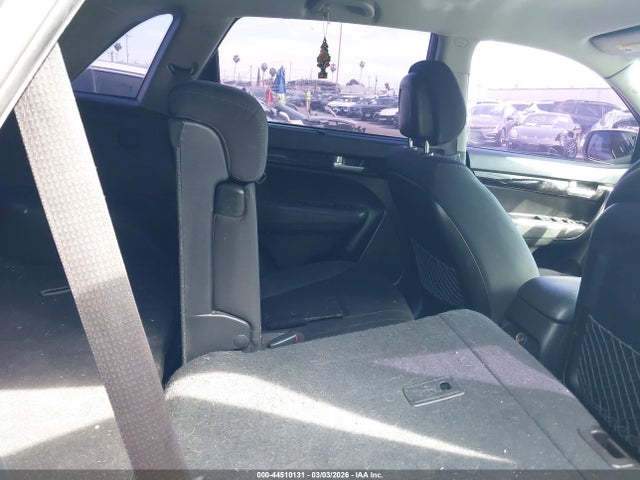 5XYKTDA63FG563945 KIA SORENTO LX