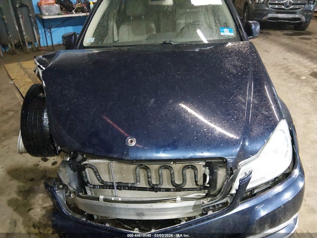 44510140 :رقم المزاد ، WDDGF8AB5ER302419 vin ، 2014 Mercedes-benz C 300 Luxury 4matic مزاد بيع