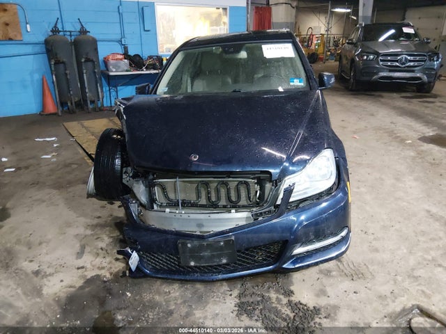 44510140 :رقم المزاد ، WDDGF8AB5ER302419 vin ، 2014 Mercedes-benz C 300 Luxury 4matic مزاد بيع
