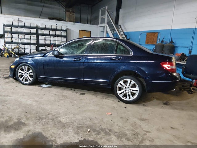 44510140 :رقم المزاد ، WDDGF8AB5ER302419 vin ، 2014 Mercedes-benz C 300 Luxury 4matic مزاد بيع