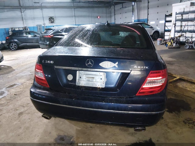 44510140 :رقم المزاد ، WDDGF8AB5ER302419 vin ، 2014 Mercedes-benz C 300 Luxury 4matic مزاد بيع