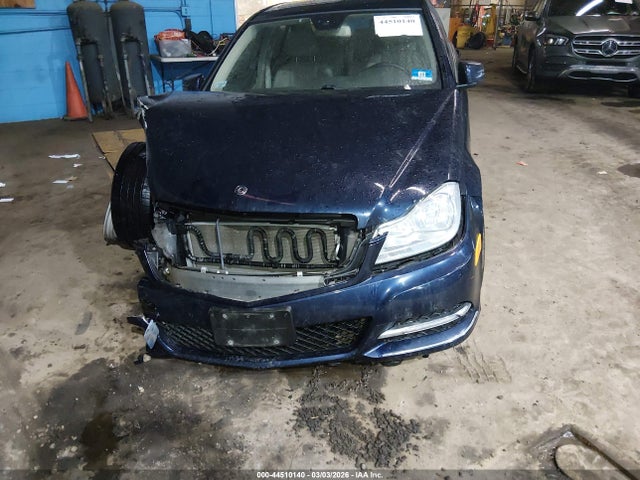 44510140 :رقم المزاد ، WDDGF8AB5ER302419 vin ، 2014 Mercedes-benz C 300 Luxury 4matic مزاد بيع