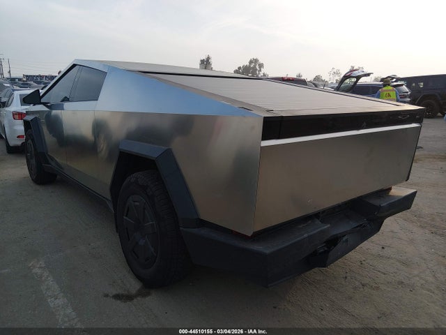 44510155 :رقم المزاد ، 7G2CEHED2SA079243 vin ، 2025 Tesla Cybertruck All-wheel Drive مزاد بيع