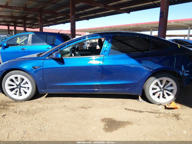 44510180 :رقم المزاد ، 5YJ3E1EA6MF063004 vin ، 2021 Tesla Model 3 Standard Range Plus Rear-wheel Drive مزاد بيع