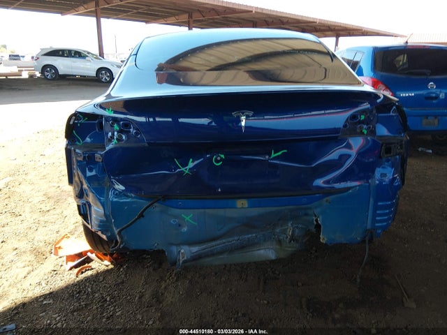 44510180 :رقم المزاد ، 5YJ3E1EA6MF063004 vin ، 2021 Tesla Model 3 Standard Range Plus Rear-wheel Drive مزاد بيع